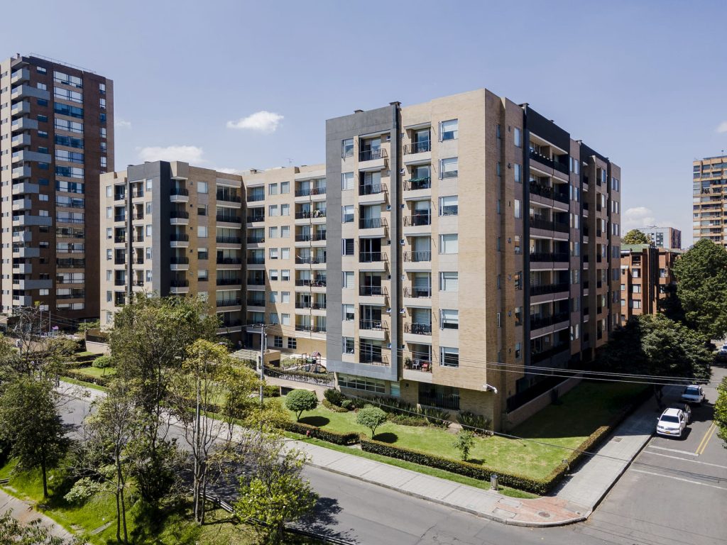 Panorámica de las torres residenciales de Macahuba del Country, Bogotá